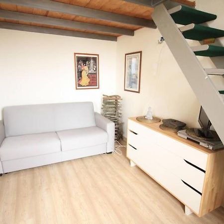 Bilocale Fronte Mare Apartment Марина ди Пиза Екстериор снимка